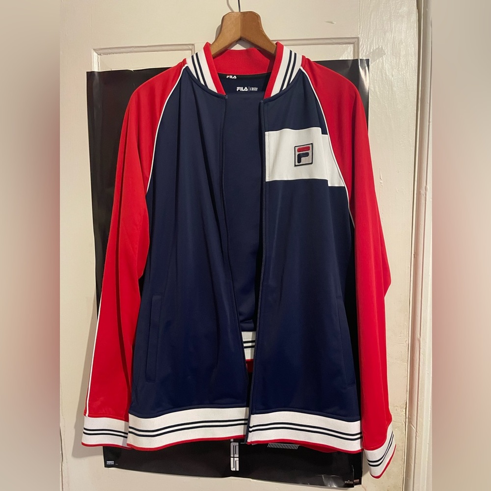 Fila sweat suit excellent condition, red white and blue perfect for fall….